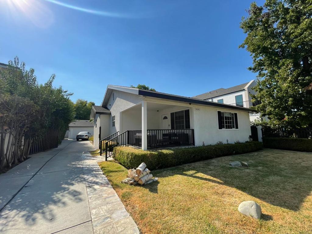 Charming Bright Traditional Home In Sherman Oaks Los Angeles Bagian luar foto