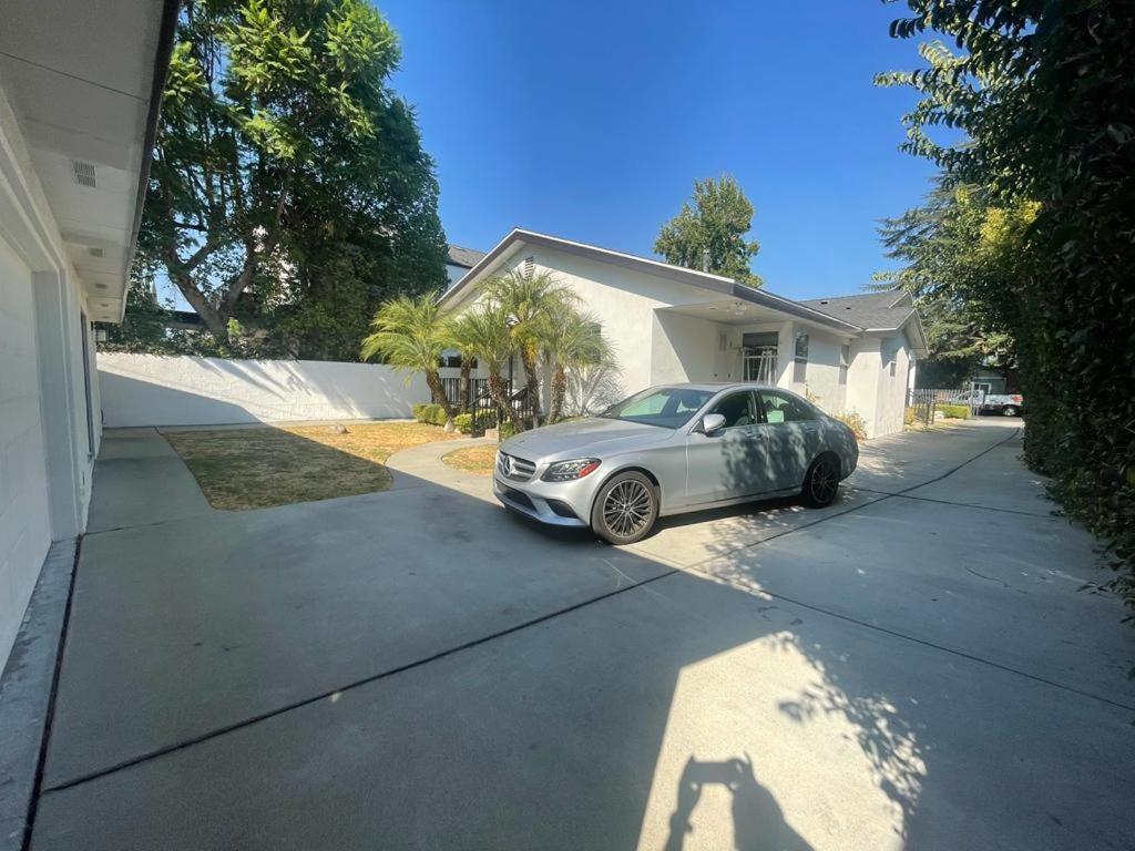 Charming Bright Traditional Home In Sherman Oaks Los Angeles Bagian luar foto