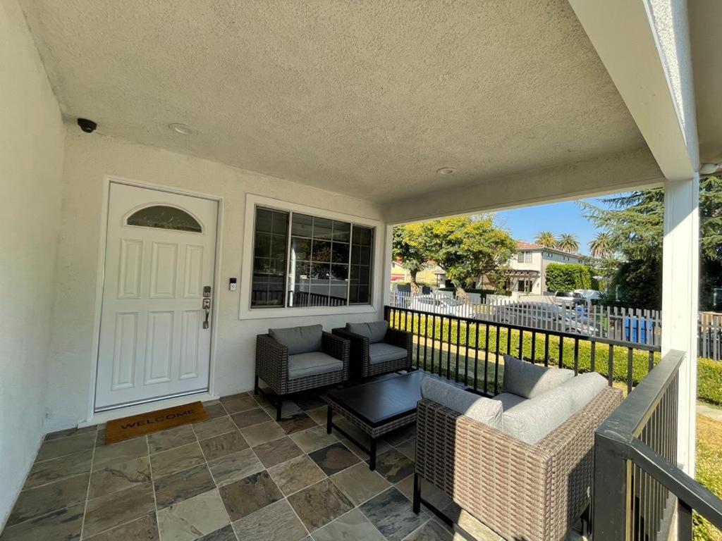 Charming Bright Traditional Home In Sherman Oaks Los Angeles Bagian luar foto