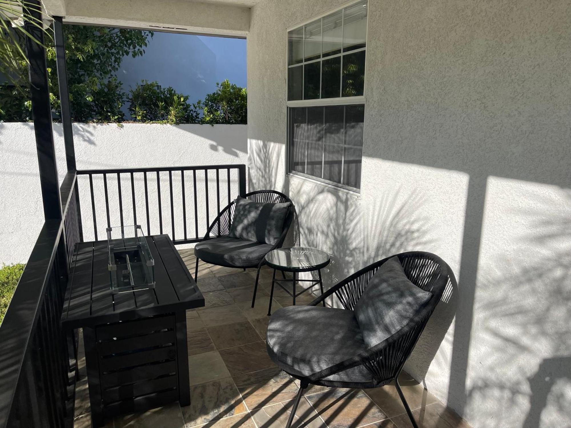 Charming Bright Traditional Home In Sherman Oaks Los Angeles Bagian luar foto