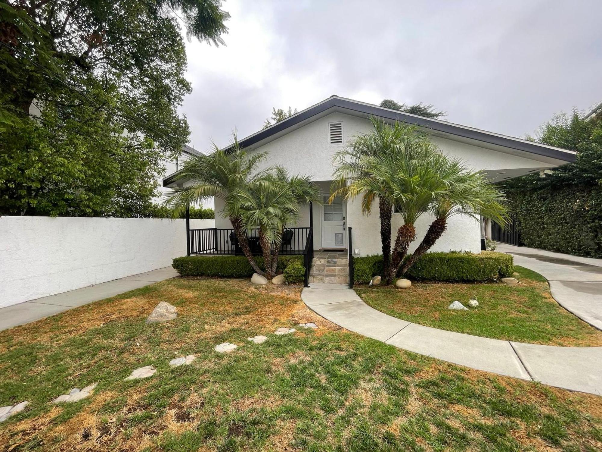 Charming Bright Traditional Home In Sherman Oaks Los Angeles Bagian luar foto