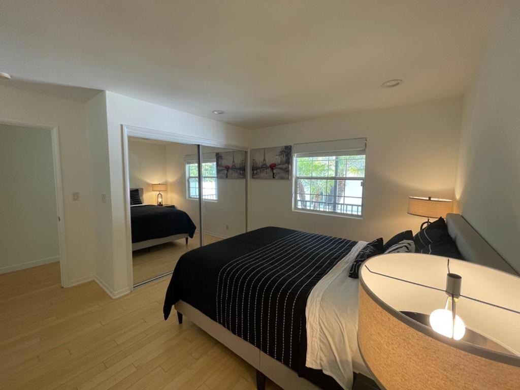 Charming Bright Traditional Home In Sherman Oaks Los Angeles Bagian luar foto