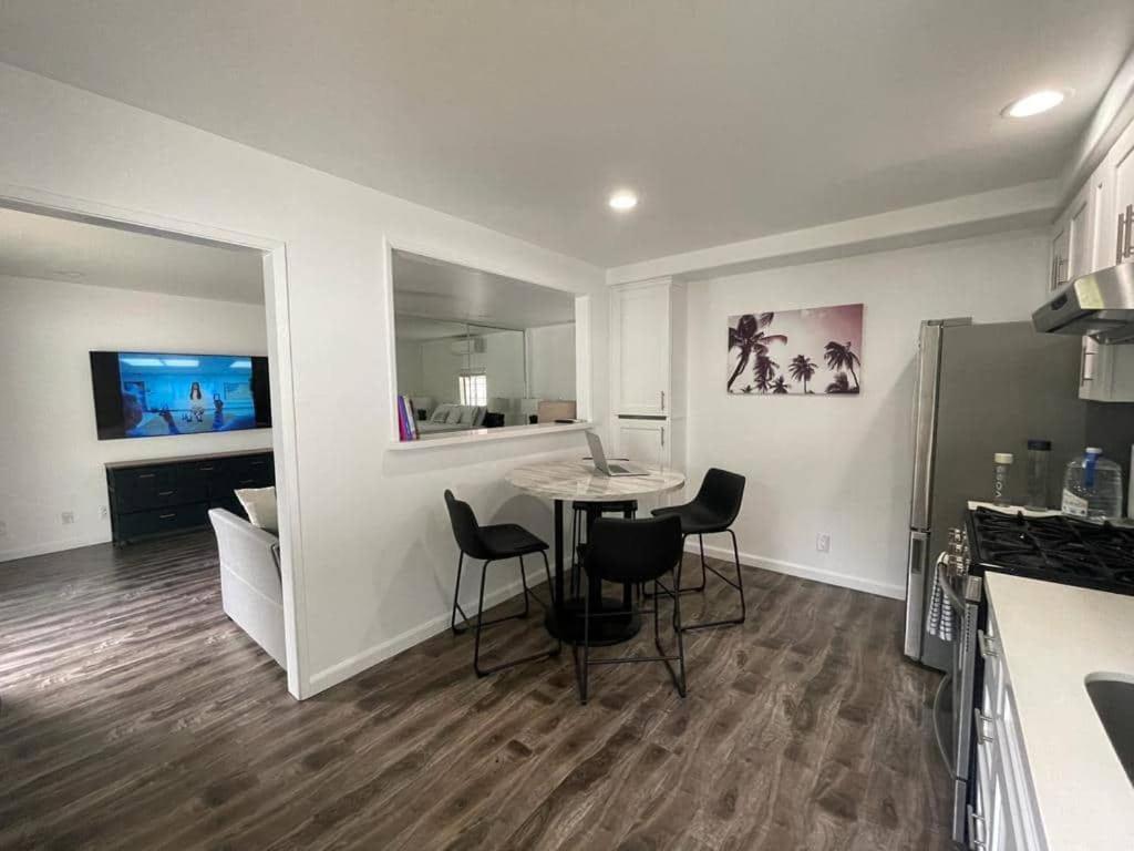 Charming Bright Traditional Home In Sherman Oaks Los Angeles Bagian luar foto