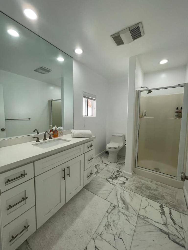 Charming Bright Traditional Home In Sherman Oaks Los Angeles Bagian luar foto