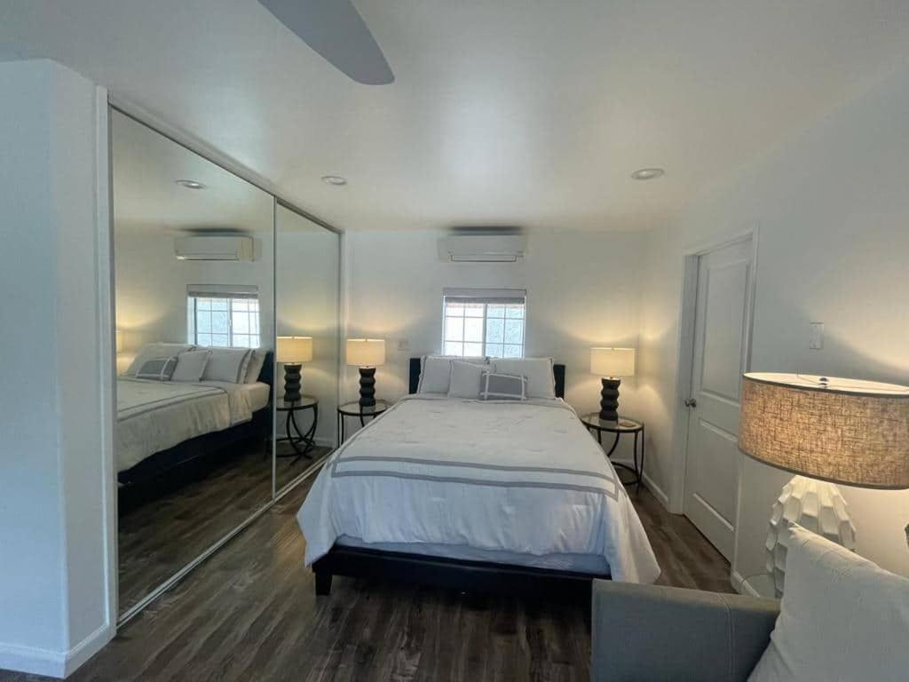 Charming Bright Traditional Home In Sherman Oaks Los Angeles Bagian luar foto