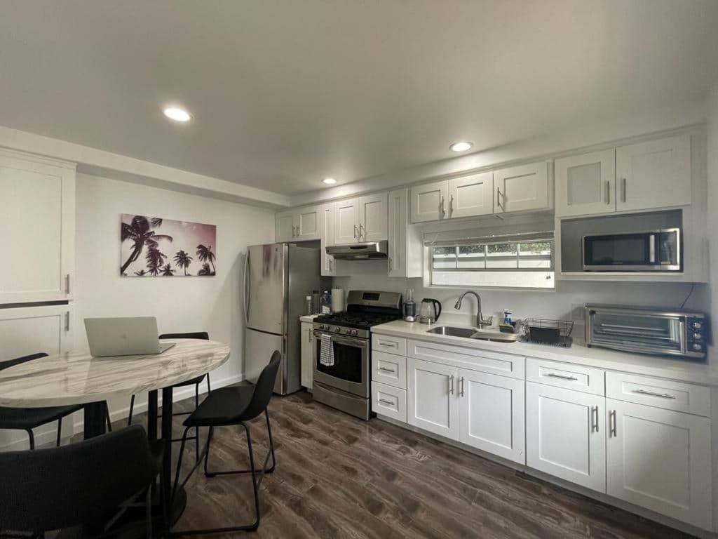 Charming Bright Traditional Home In Sherman Oaks Los Angeles Bagian luar foto