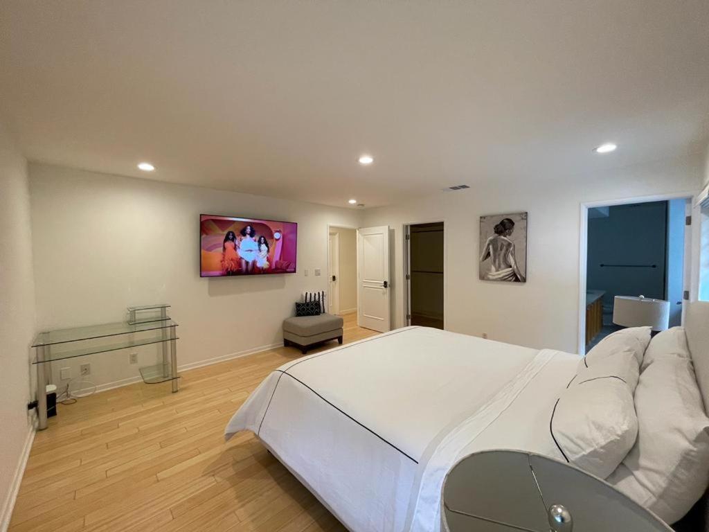 Charming Bright Traditional Home In Sherman Oaks Los Angeles Bagian luar foto